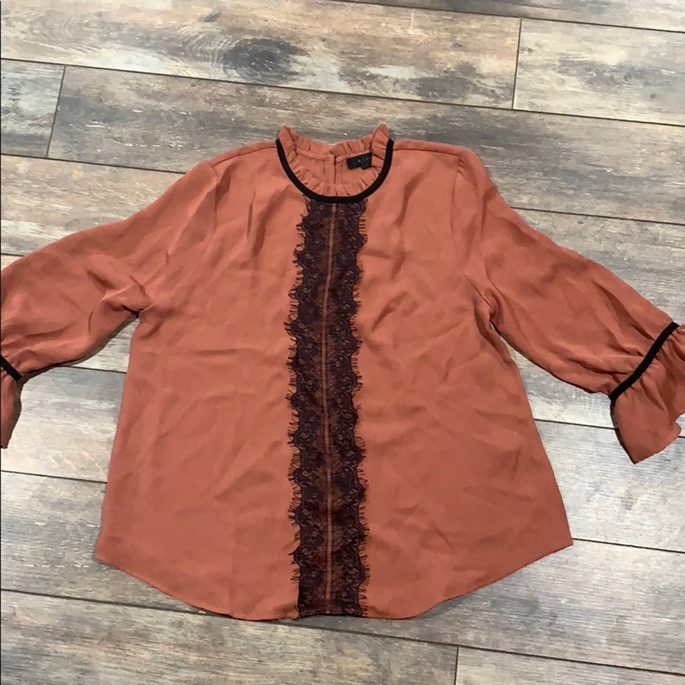 Women’s dress shirt